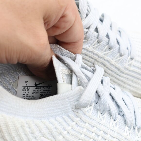 Nike Air VaporMax Flyknit 3 Women's US Size 7 Gray Running Sneakers AJ6910-100 - Picture 3 of 9